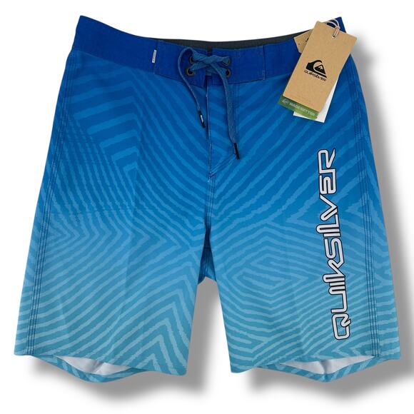 Quiksilver  Everyday Warp Fade 17" Boardshorts Boys Size 27 14 Large - Picture 1 of 7